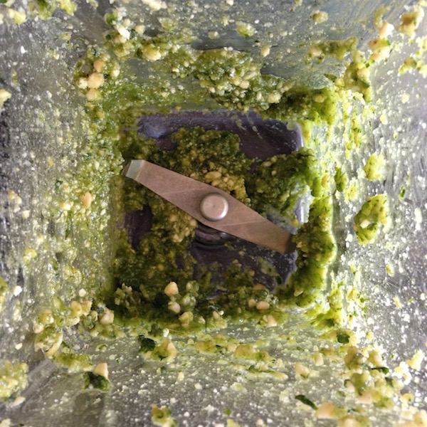 pesto blender 600px