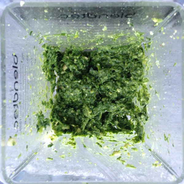 garlic-leaf-pesto-600px
